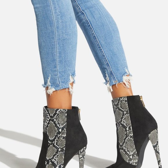 #NWT 9.5 BLACK & WHITE SNAKE POINTED TOE STILETTO WITH ZIPPER - Picture 5 of 7